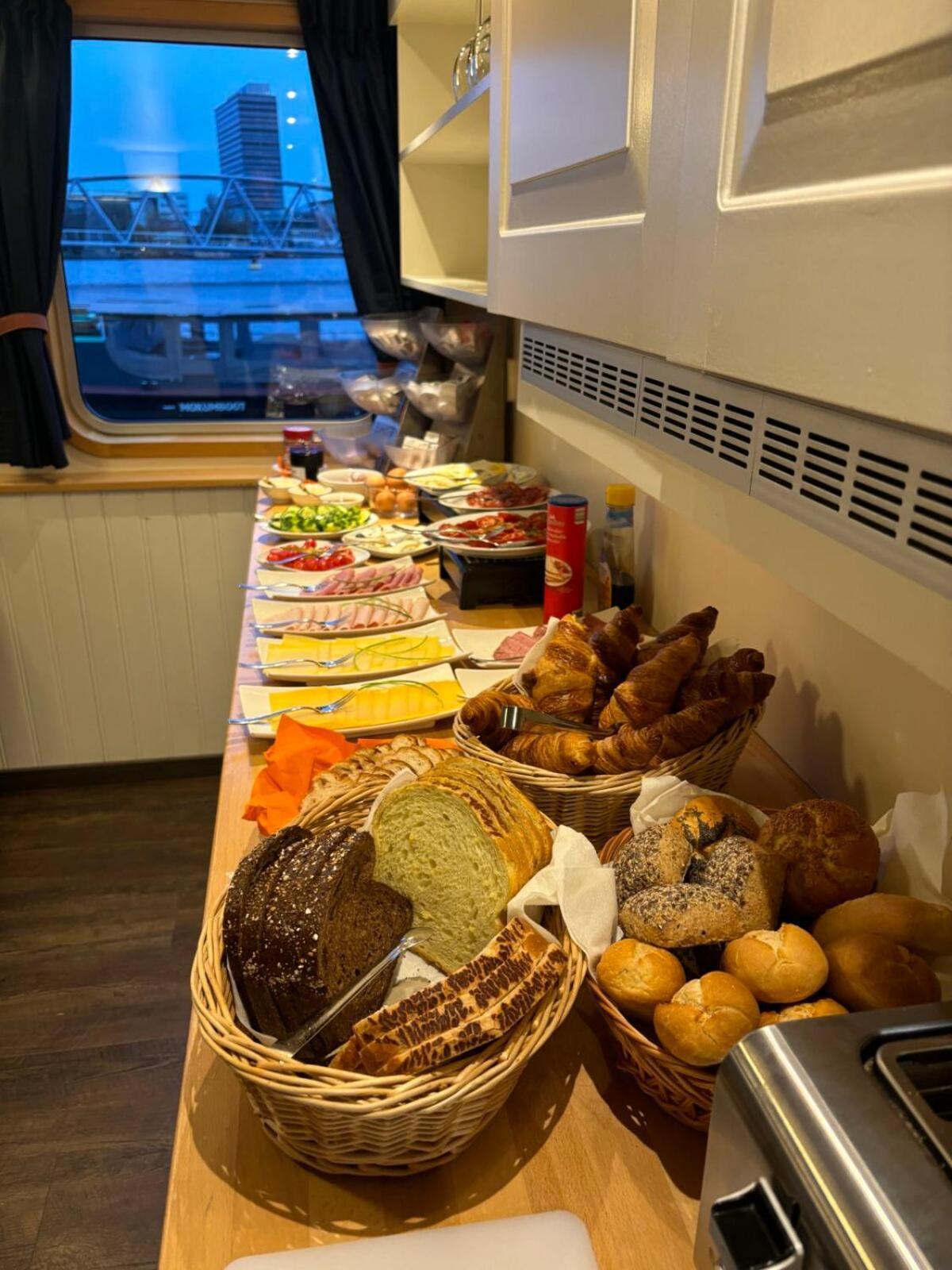 Hotelboat Iris Γκρόνιγκεν Εξωτερικό φωτογραφία